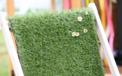 Cómo mantener el césped artificial libre de polvo