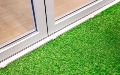 Ventajas del césped artificial en hogares con tarifas eléctricas variables