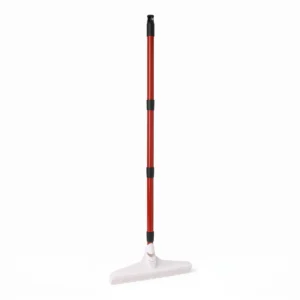 Cepillo manual con mango telescópico para peinar césped artificial
